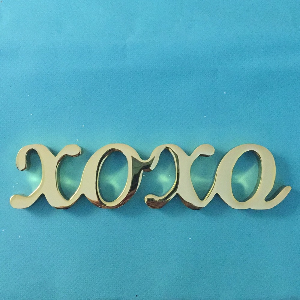 Xoxo metal piece